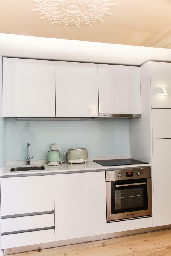 Classic Comfort At Center Apartment *